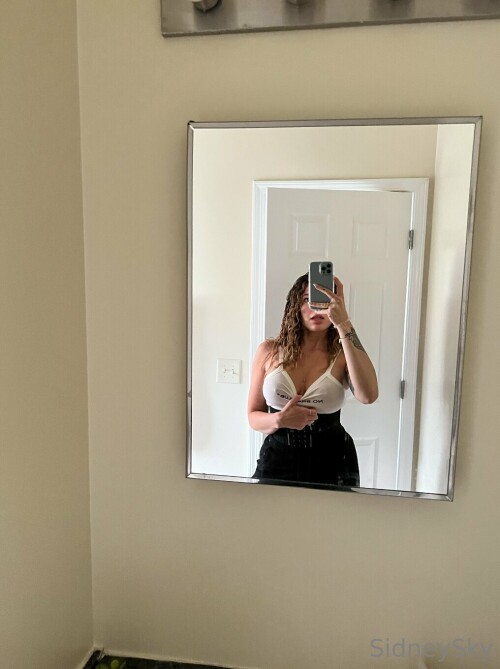 Unscensored ☆ Sid ☆ // Sidney Sky Nude Leaked Onlyfans Photo