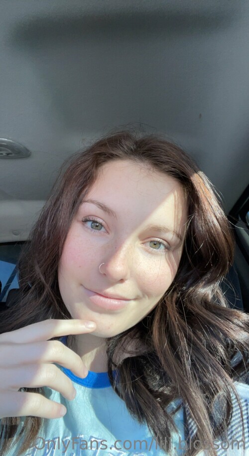 Lili.blossom / Lilly_Blossom Nude Leaked Onlyfans Photo Lili.blossom / Lilly_Blossom Nude Leaked Onlyfans Photo