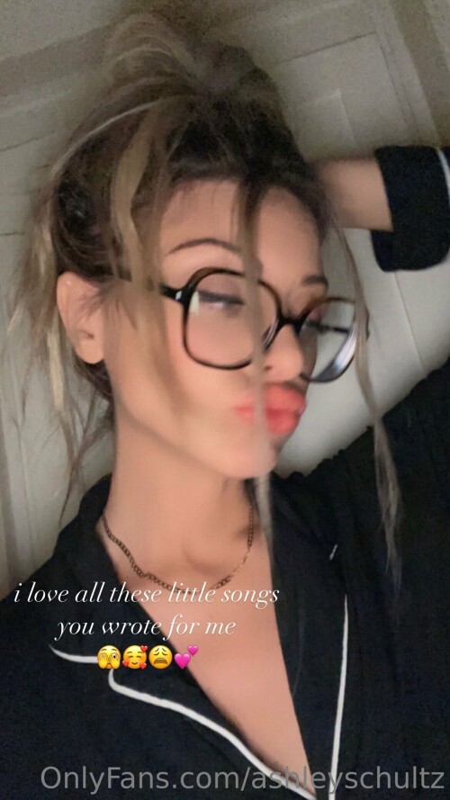 Ashley Schultz Nude Leaked Onlyfans Photo