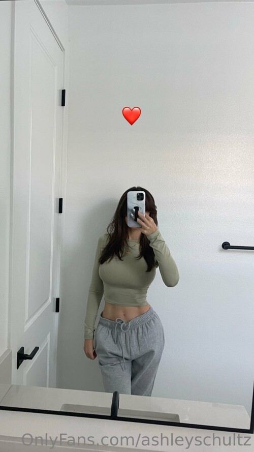 Ashley Schultz Nude Leaked Onlyfans Photo