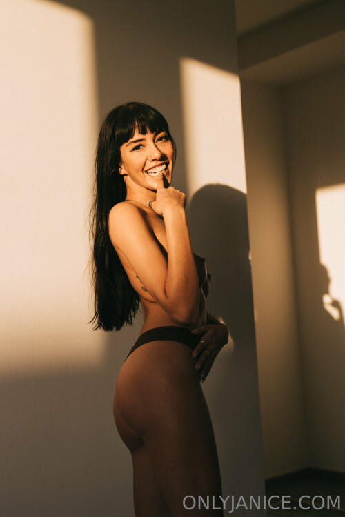 Janice Griffith Nude Leaked Onlyfans Photo