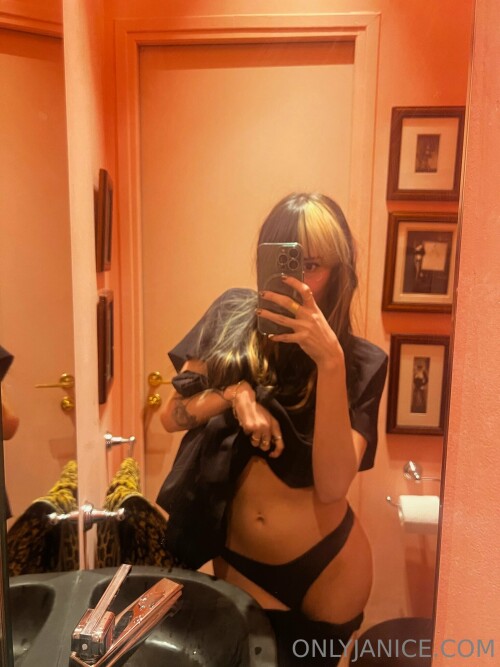 Janice Griffith Nude Leaked Onlyfans Photo