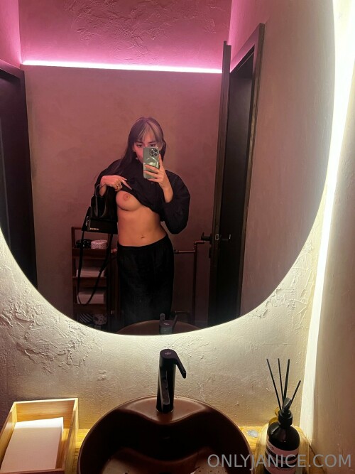 Janice Griffith Nude Leaked Onlyfans Photo