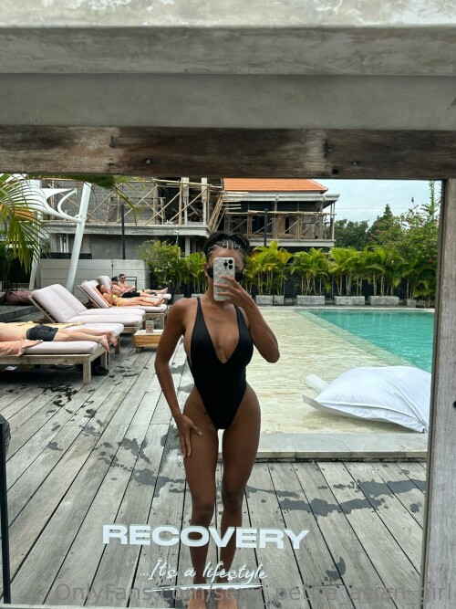 Carla Piece of Art Nude Leaked Onlyfans Photo Carla Piece of Art Nude Leaked Onlyfans Photo