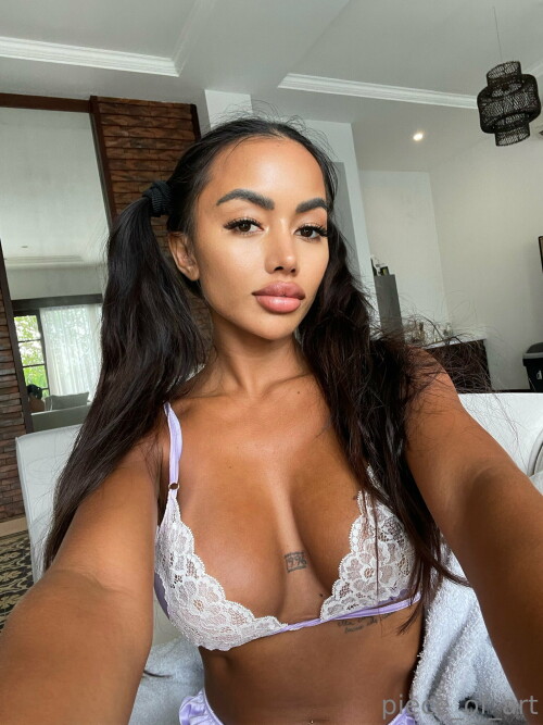 Carla Piece of Art Nude Leaked Onlyfans Photo Carla Piece of Art Nude Leaked Onlyfans Photo