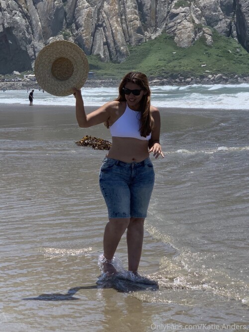 Katie & Rose Anders | katieandrose Nude Leaked Onlyfans Photo Katie & Rose Anders | katieandrose Nude Leaked Onlyfans Photo