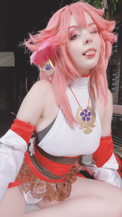 2022-06-Yae-Miko-3.jpg