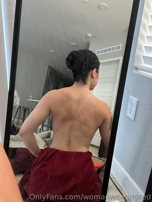womanwearingred / Buffbunnymika / Buffbunbun Nude Leaked Onlyfans Photo