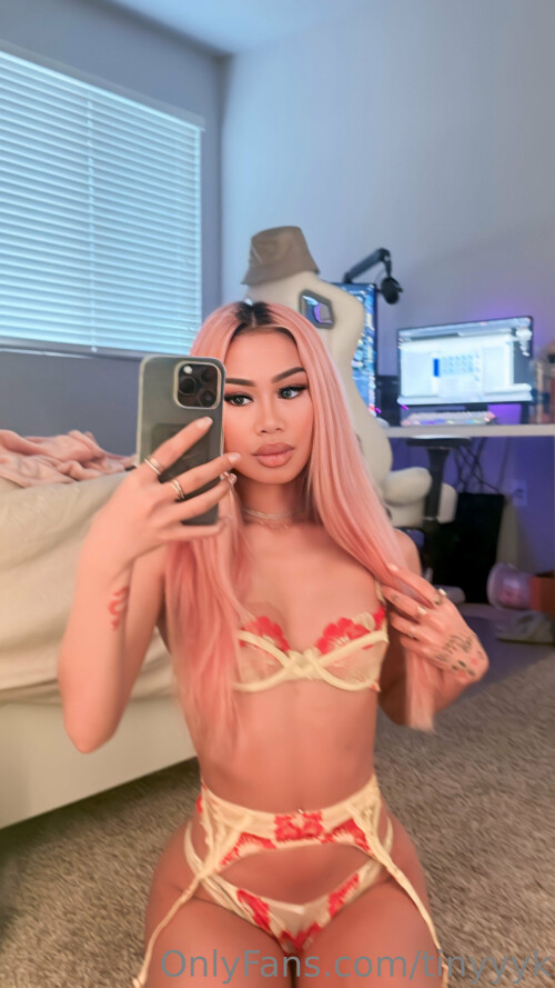 tinyyyk (aka kaylakipp) Nude Leaked Onlyfans Photo tinyyyk (aka kaylakipp) Nude Leaked Onlyfans Photo