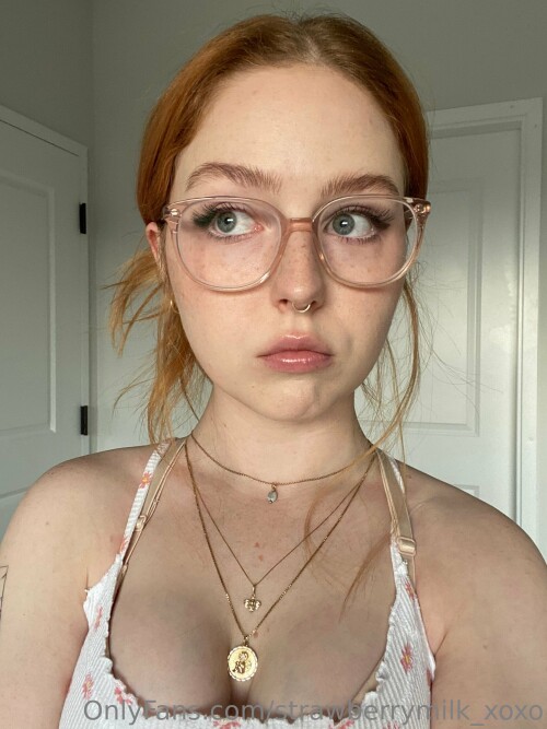strawberrymilk_xoxo Nude Leaked Onlyfans Photo strawberrymilk_xoxo Nude Leaked Onlyfans Photo