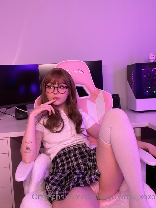 strawberrymilk_xoxo Nude Leaked Onlyfans Photo strawberrymilk_xoxo Nude Leaked Onlyfans Photo