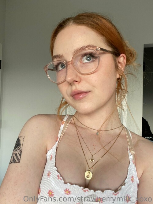 strawberrymilk_xoxo Nude Leaked Onlyfans Photo strawberrymilk_xoxo Nude Leaked Onlyfans Photo