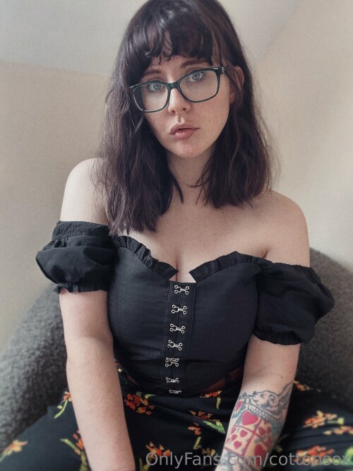 Alice Cotton Sox | Alicewinterhold Nude Leaked Onlyfans Photo Alice Cotton Sox | Alicewinterhold Nude Leaked Onlyfans Photo