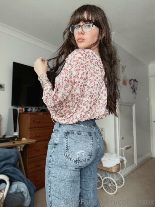 Alice Cotton Sox | Alicewinterhold Nude Leaked Onlyfans Photo Alice Cotton Sox | Alicewinterhold Nude Leaked Onlyfans Photo