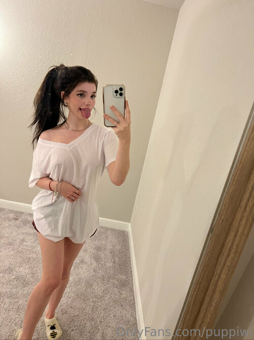 Grinchie/puppiwii Nude Leaked Onlyfans Photo Grinchie/puppiwii Nude Leaked Onlyfans Photo
