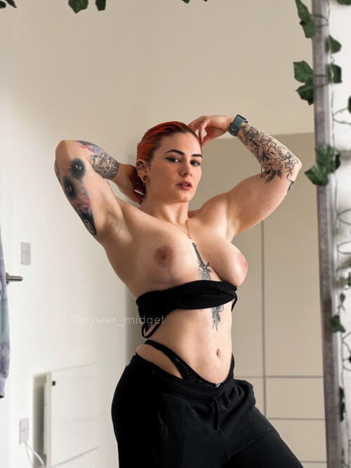 Peta Lloyd / power_midget Nude Leaked Onlyfans Photo Peta Lloyd / power_midget Nude Leaked Onlyfans Photo