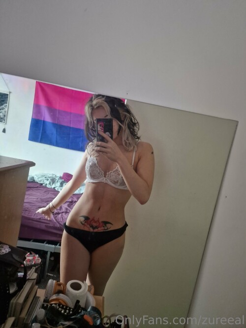 Zureeal Nude Leaked Onlyfans Photo