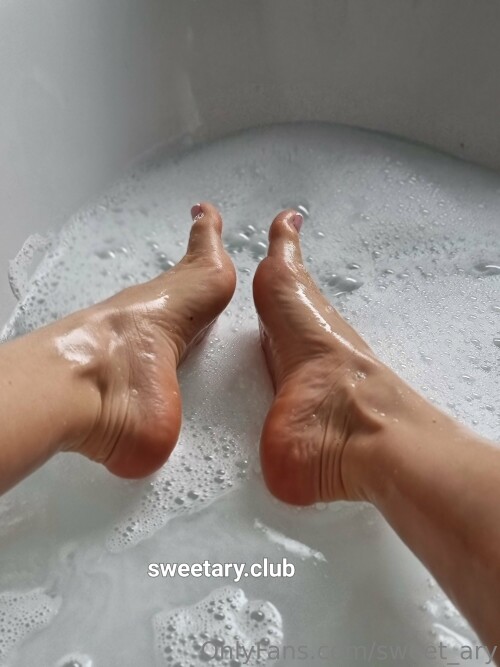 Aryana / sweet_ary Nude Leaked Onlyfans Photo Aryana / sweet_ary Nude Leaked Onlyfans Photo