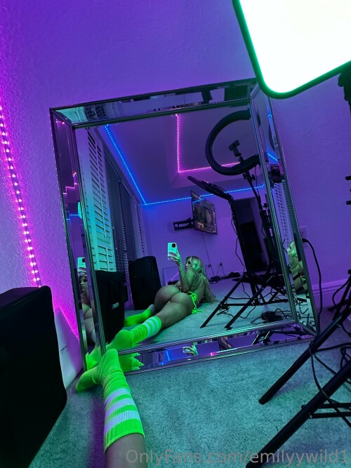 Emilyy Wild | emilyywild1 | ariirae Nude Leaked Onlyfans Photo Emilyy Wild | emilyywild1 | ariirae Nude Leaked Onlyfans Photo
