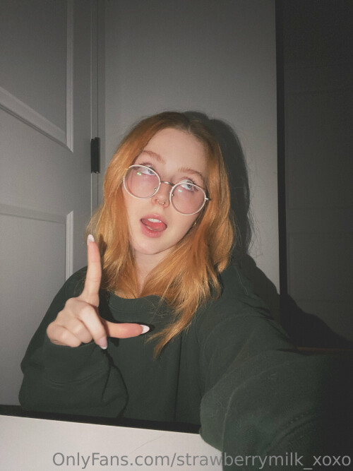 strawberrymilk_xoxo Nude Leaked Onlyfans Photo strawberrymilk_xoxo Nude Leaked Onlyfans Photo