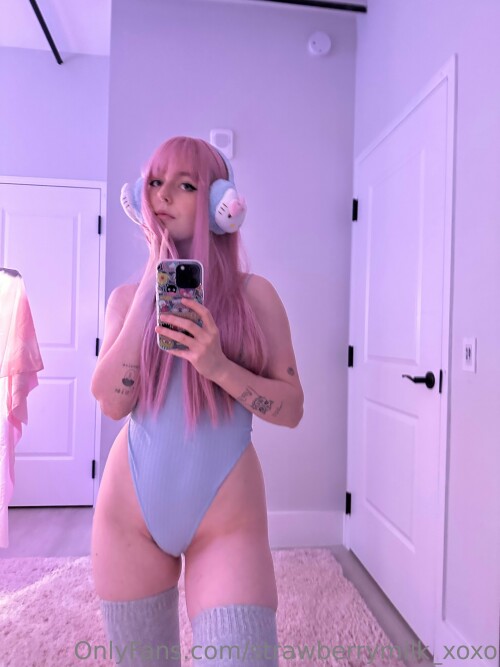 strawberrymilk_xoxo Nude Leaked Onlyfans Photo strawberrymilk_xoxo Nude Leaked Onlyfans Photo