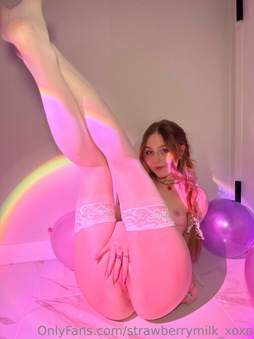 strawberrymilk_xoxo Nude Leaked Onlyfans Photo strawberrymilk_xoxo Nude Leaked Onlyfans Photo