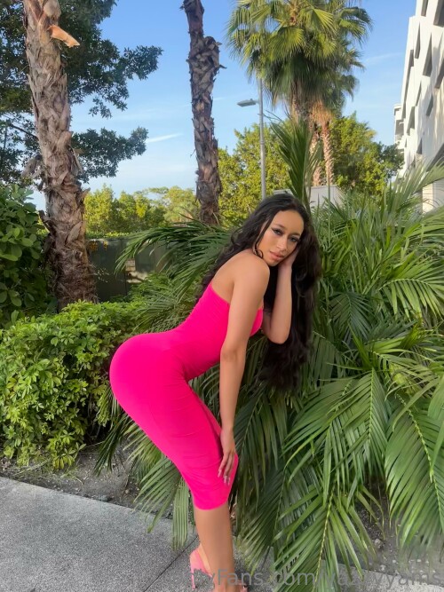yazzyyams / Queen Yasmeena Nude Leaked Onlyfans Photo yazzyyams / Queen Yasmeena Nude Leaked Onlyfans Photo