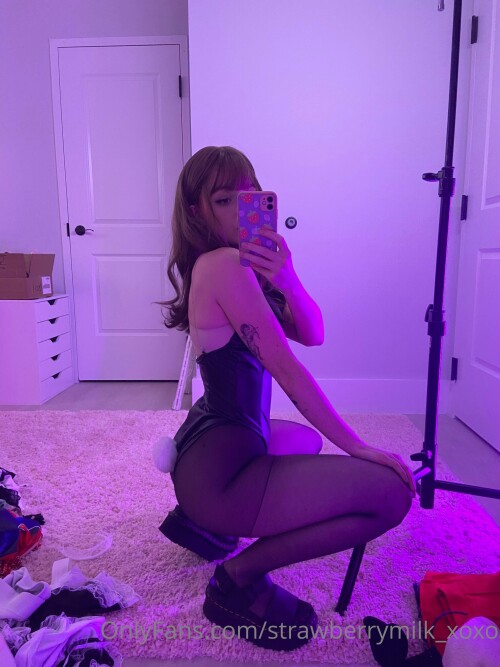 strawberrymilk_xoxo Nude Leaked Onlyfans Photo strawberrymilk_xoxo Nude Leaked Onlyfans Photo