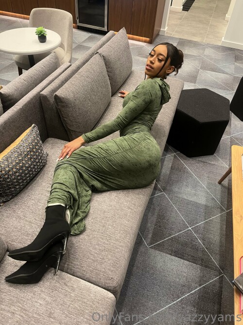 yazzyyams / Queen Yasmeena Nude Leaked Onlyfans Photo yazzyyams / Queen Yasmeena Nude Leaked Onlyfans Photo