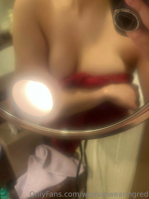 womanwearingred / Buffbunnymika / Buffbunbun Nude Leaked Onlyfans Photo