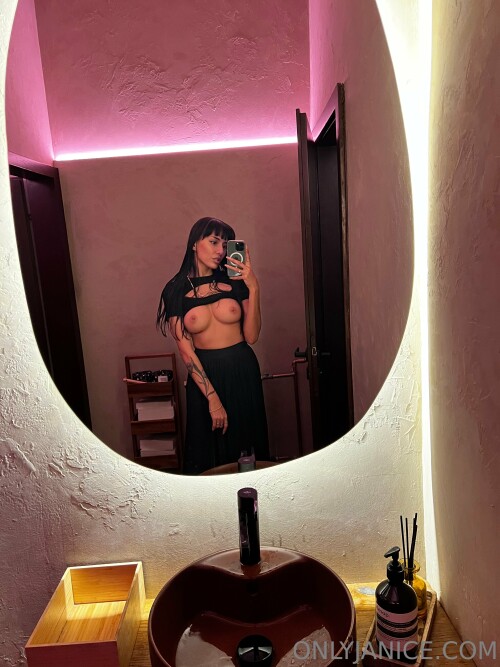 Janice Griffith Nude Leaked Onlyfans Photo