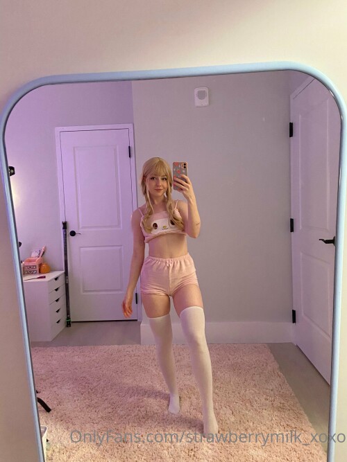 strawberrymilk_xoxo Nude Leaked Onlyfans Photo strawberrymilk_xoxo Nude Leaked Onlyfans Photo