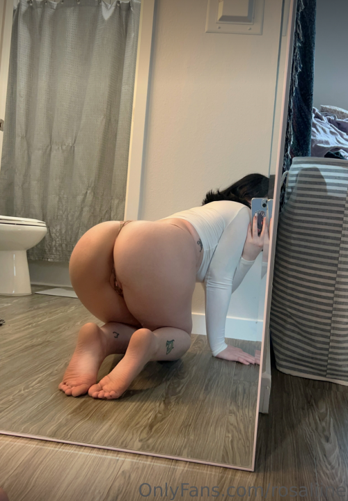 Rosaliine Nude Leaked Onlyfans Photo Rosaliine Nude Leaked Onlyfans Photo