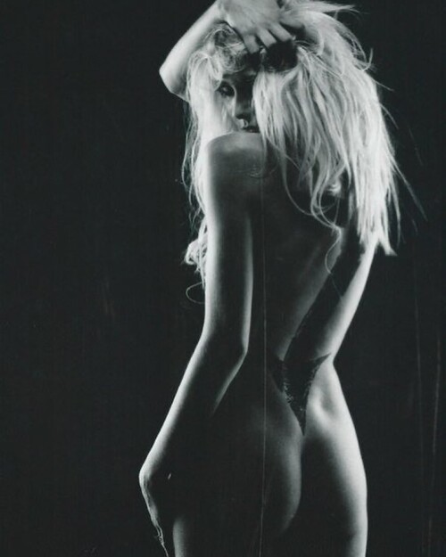 Taylor Momsen Photo 3
