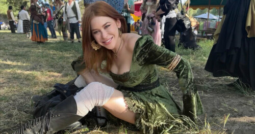 Renee Olstead / xoreneeo Nude Leaked Onlyfans Photo