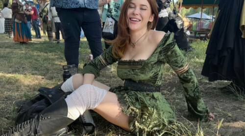 Renee Olstead / xoreneeo Nude Leaked Onlyfans Photo