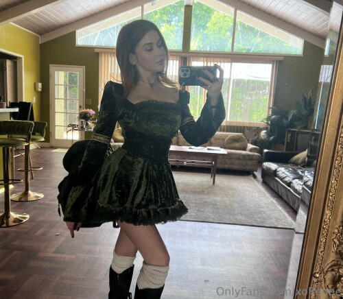 Renee Olstead / xoreneeo Nude Leaked Onlyfans Photo