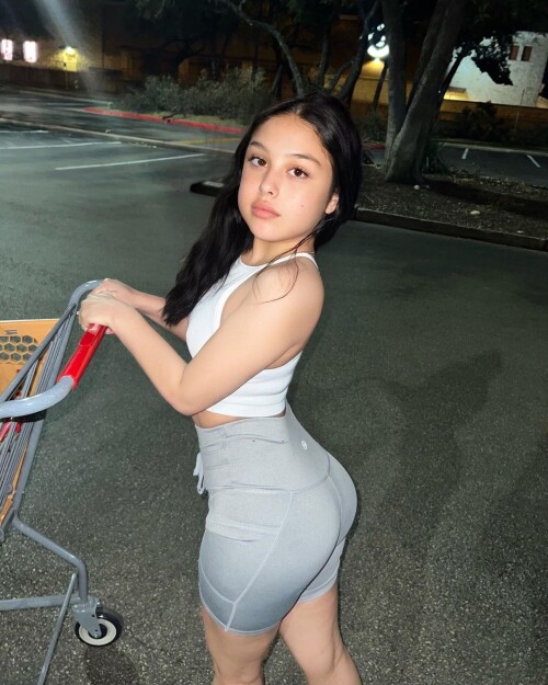 Olivia @livv2pretty Nude Leaked Onlyfans Photo Olivia @livv2pretty Nude Leaked Onlyfans Photo