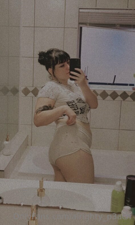 Alrighty_P3ach Nude Leaked Onlyfans Photo Alrighty_P3ach Nude Leaked Onlyfans Photo
