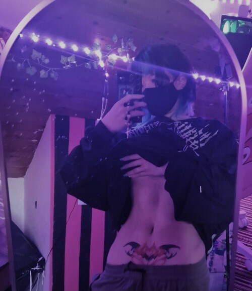 Zureeal Nude Leaked Onlyfans Photo