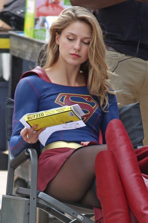 78597330_melissa-benoist-supergirl-set-in-vancouver-08-14-2018-1.md.jpg