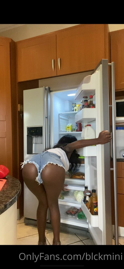 Petite mini / blckmini Nude Leaked Onlyfans Photo