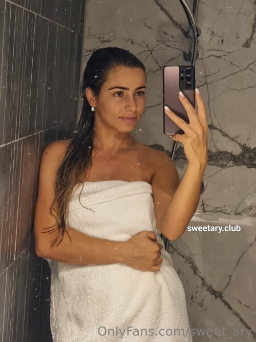 Aryana / sweet_ary Nude Leaked Onlyfans Photo Aryana / sweet_ary Nude Leaked Onlyfans Photo