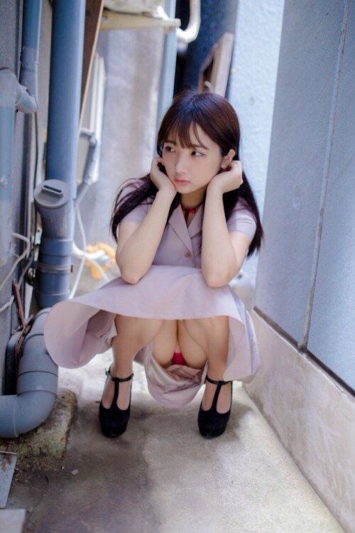DhPStGmVQAAh48L.md.jpg