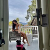 model profile picture