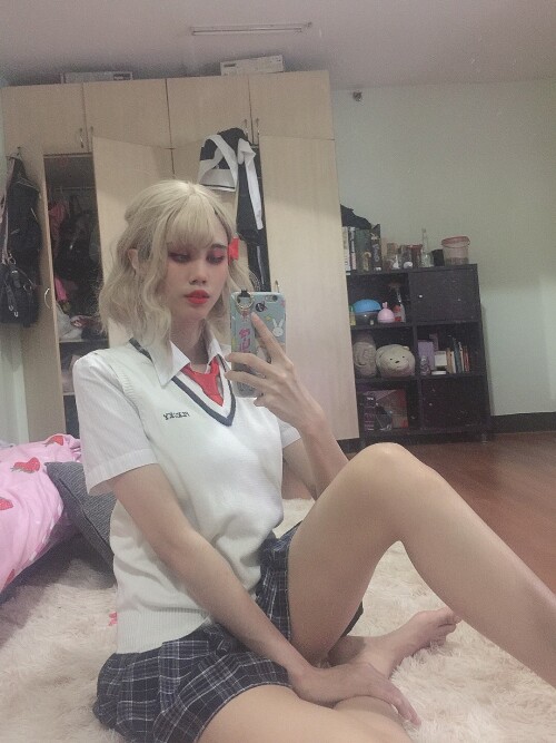EeBhvpcVoAAox5s.md.jpg
