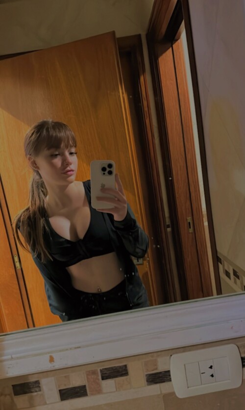 F0xW_V1WAAY-w3Ve15b1f6d8c7ed8ab.md.jpg