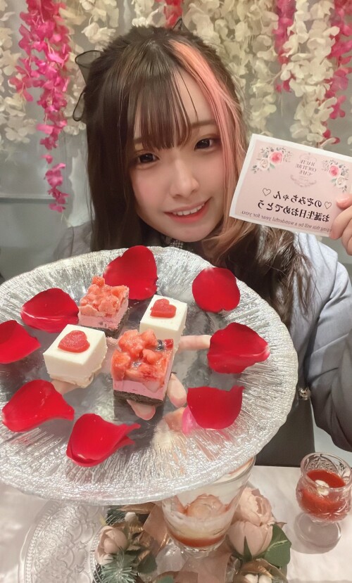 FKlVIRIaIAAHD8ra32b2930d5dae402.md.jpg