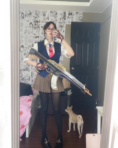FhGf3MbaUAEOstr.md.jpg