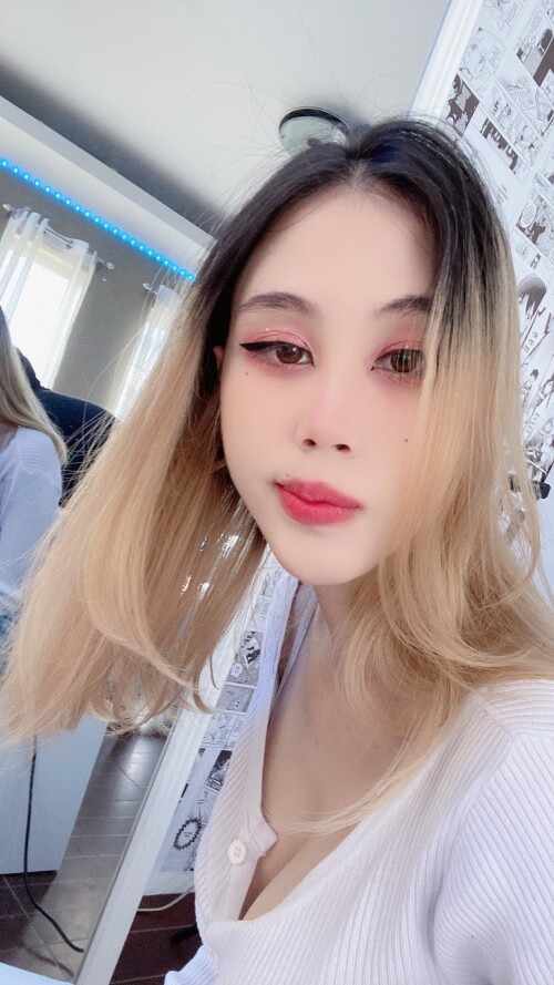 FjCGDn0aUAAMWMX.md.jpg